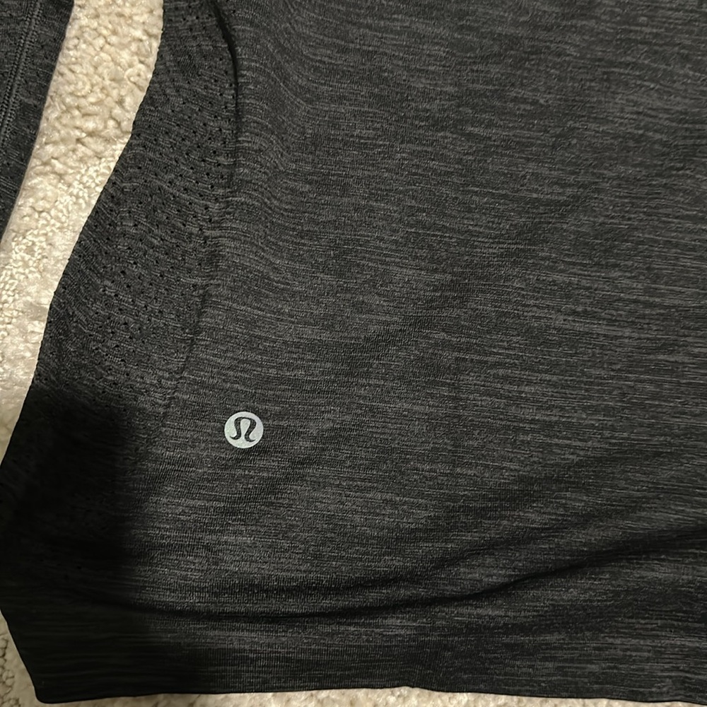Lululemon 1/2 Zip - Picture 4 of 5